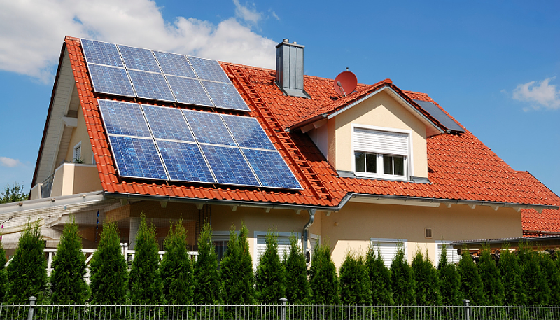 ¿Cuáles son los Beneficios de Instalar Paneles Solares?